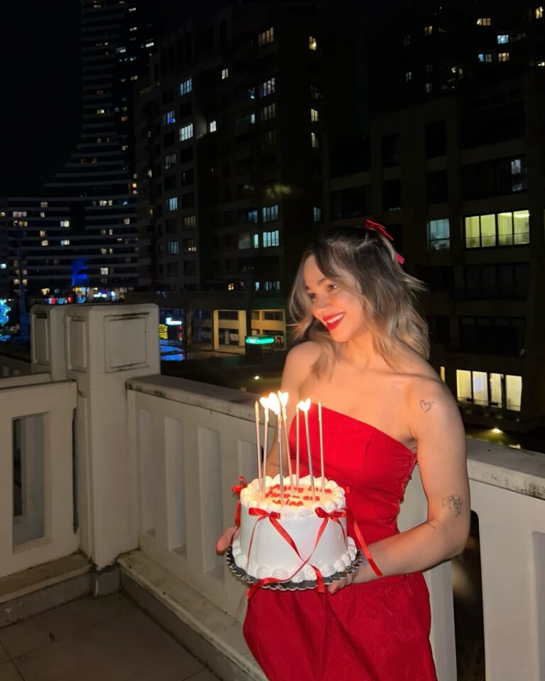 نیلوفر خوشیاری شرکت کننده برنامه زن روز